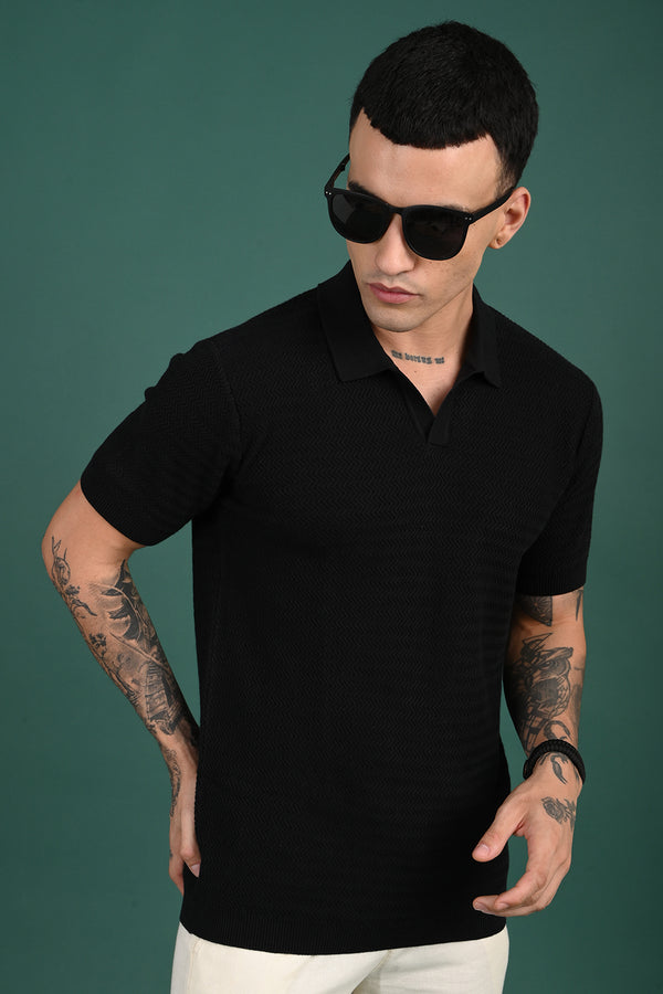 Black Collar Zig-Zag Design T-shirt