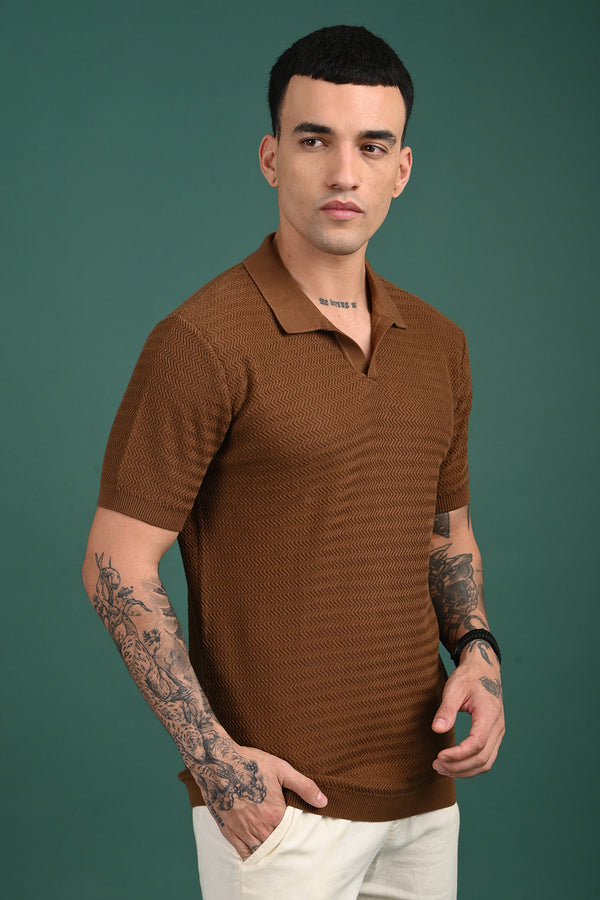 Brown Collar Zig-Zag Design T-shirt
