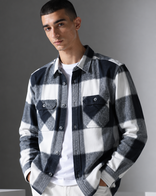 Ilyzly Black Double Pocket Checked Shirt