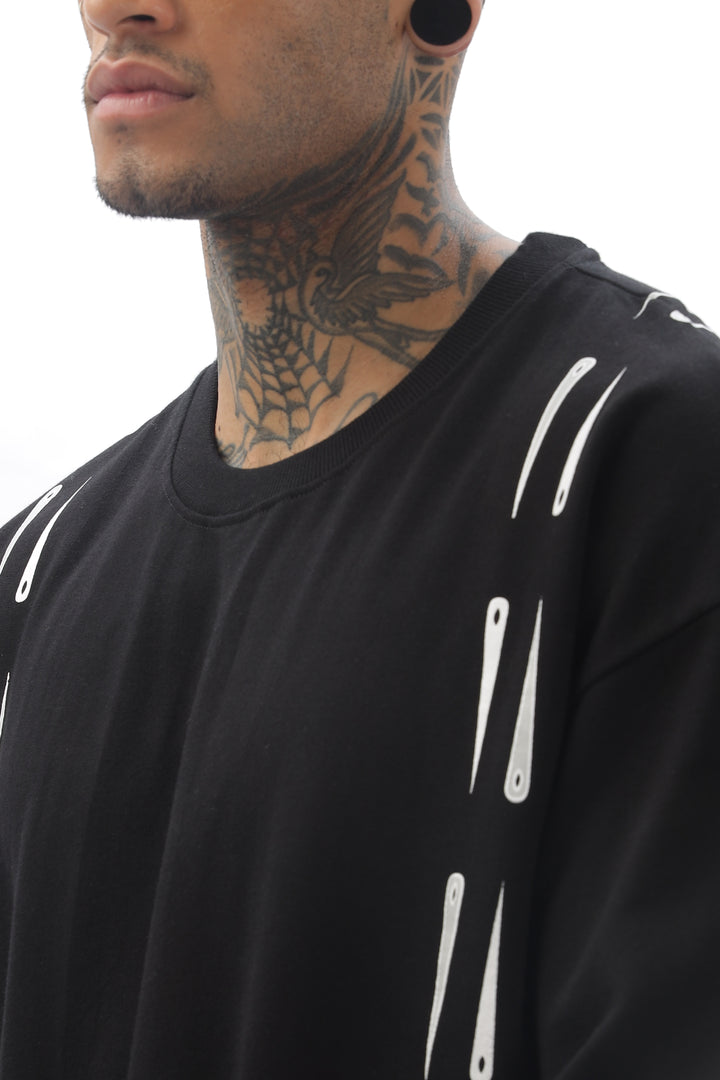 NeedleFlow Black Dropshoulder Tee Ilyzly