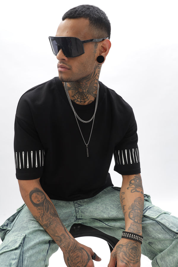 NeedleTrack Black Dropshoulder Tee Ilyzly