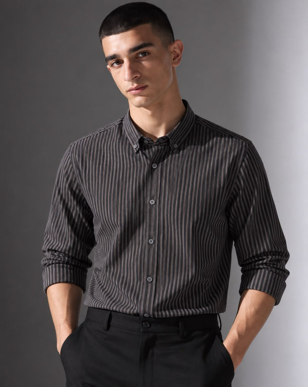 Ilyzly Black Vertical Stripe Regular Fit Shirt